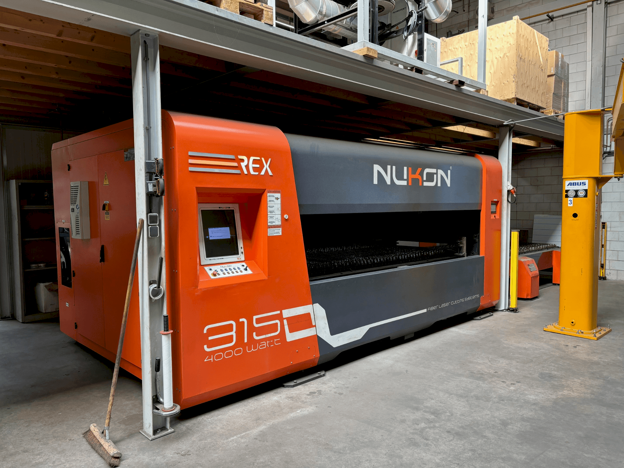 Vue de face de la machine NUKON REX PP 315 4kW