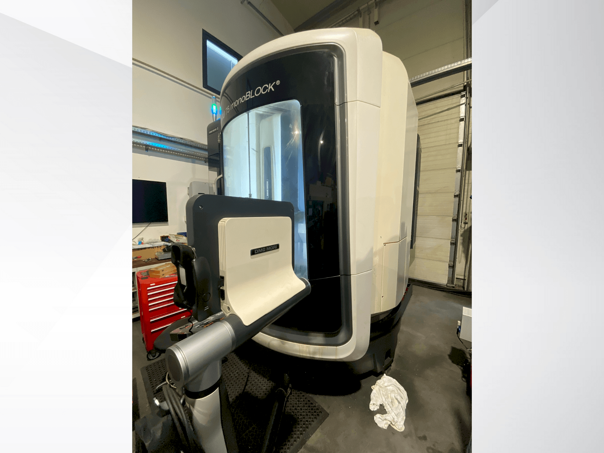 Vue de face de la machine DMG MORI DMU 75 MonoBlock