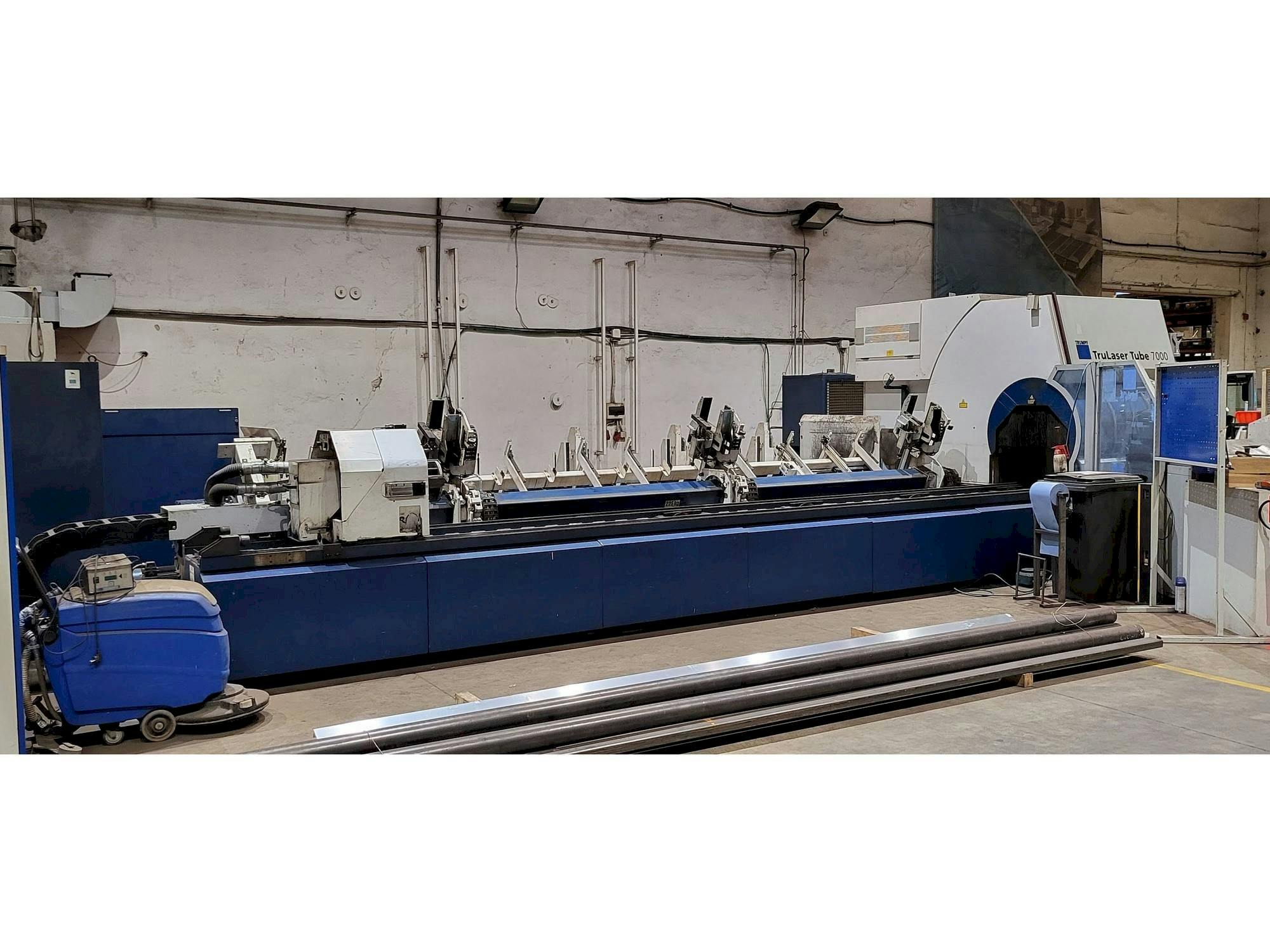 Vue de face de la machine Trumpf TruLaser Tube 7000