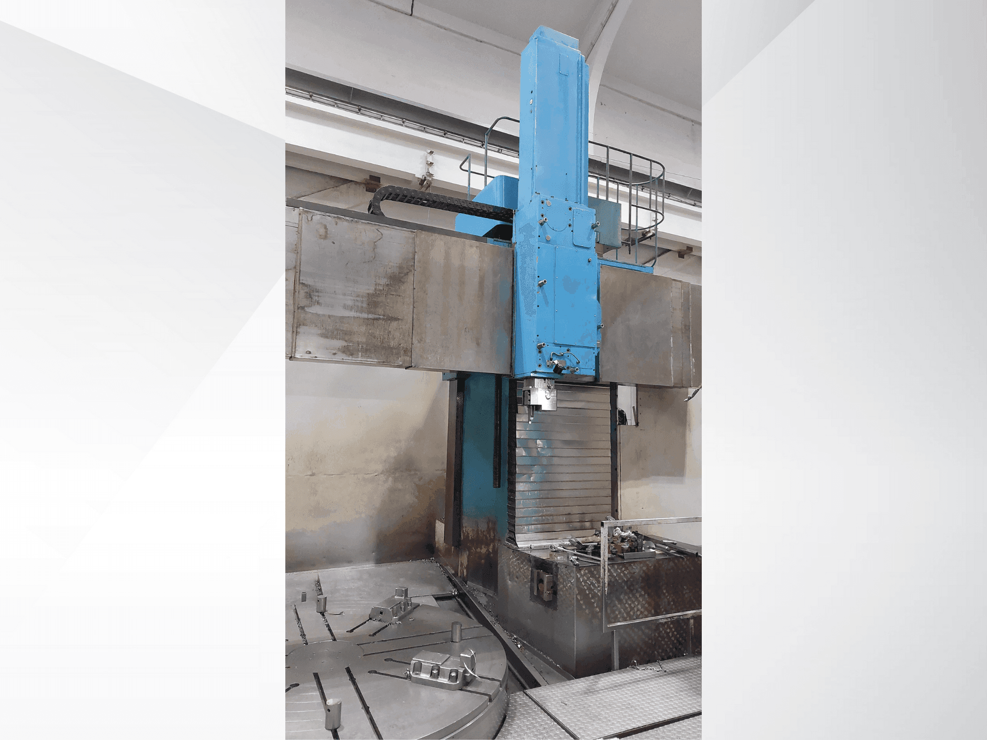 Vue de face de la machine CKD SKJ 25/50 CNC