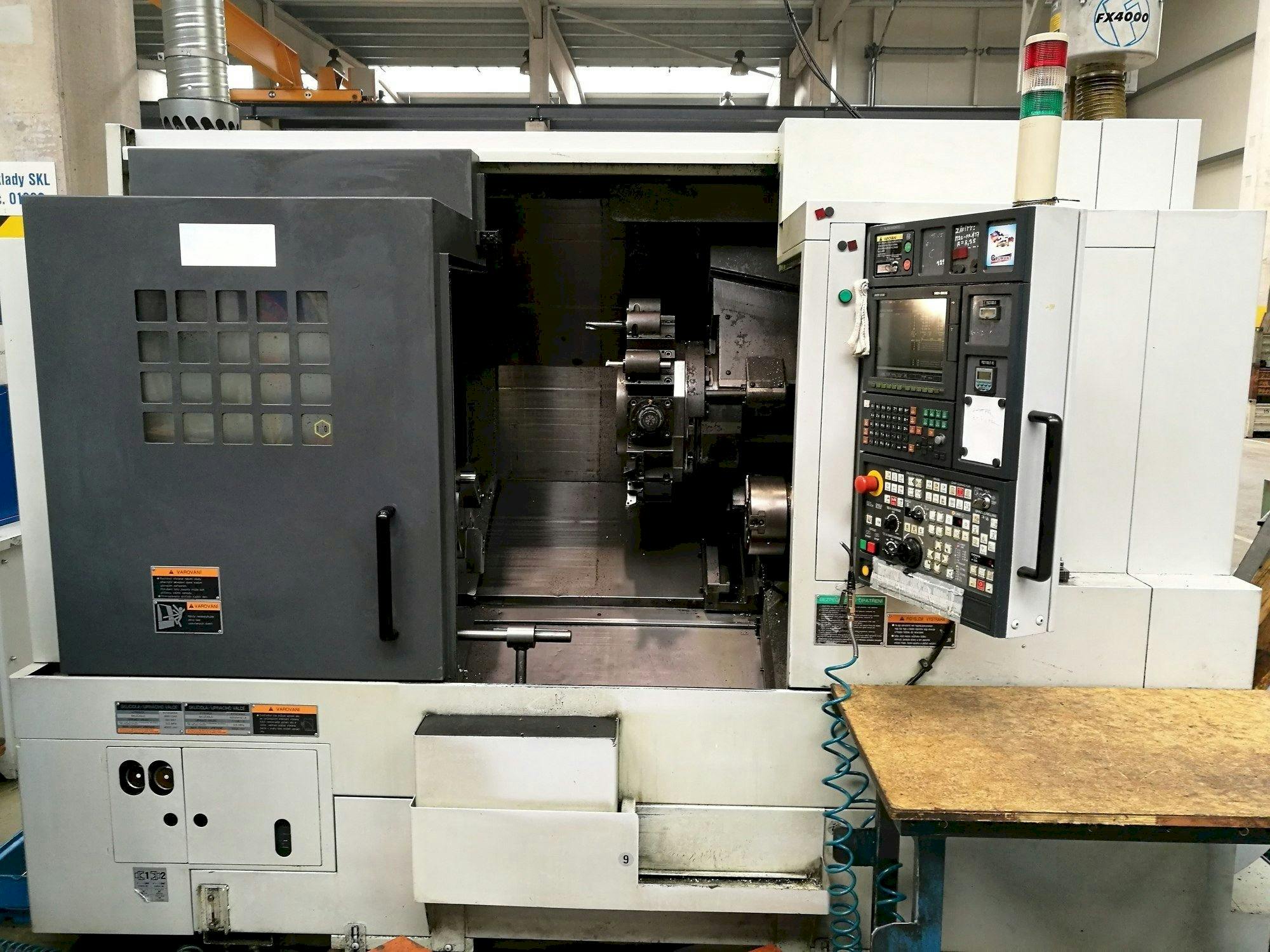 Vue de face de la machine MORI SEIKI NL 2500 SMC