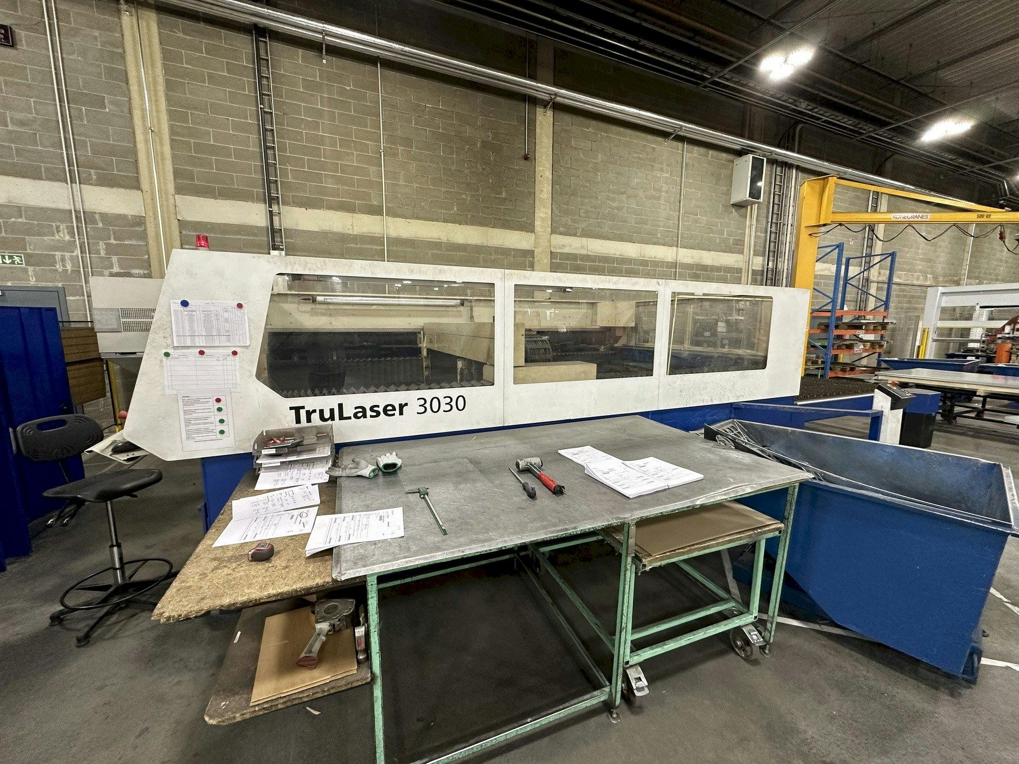 Vue de face de la machine TRUMPF Trulaser 3030