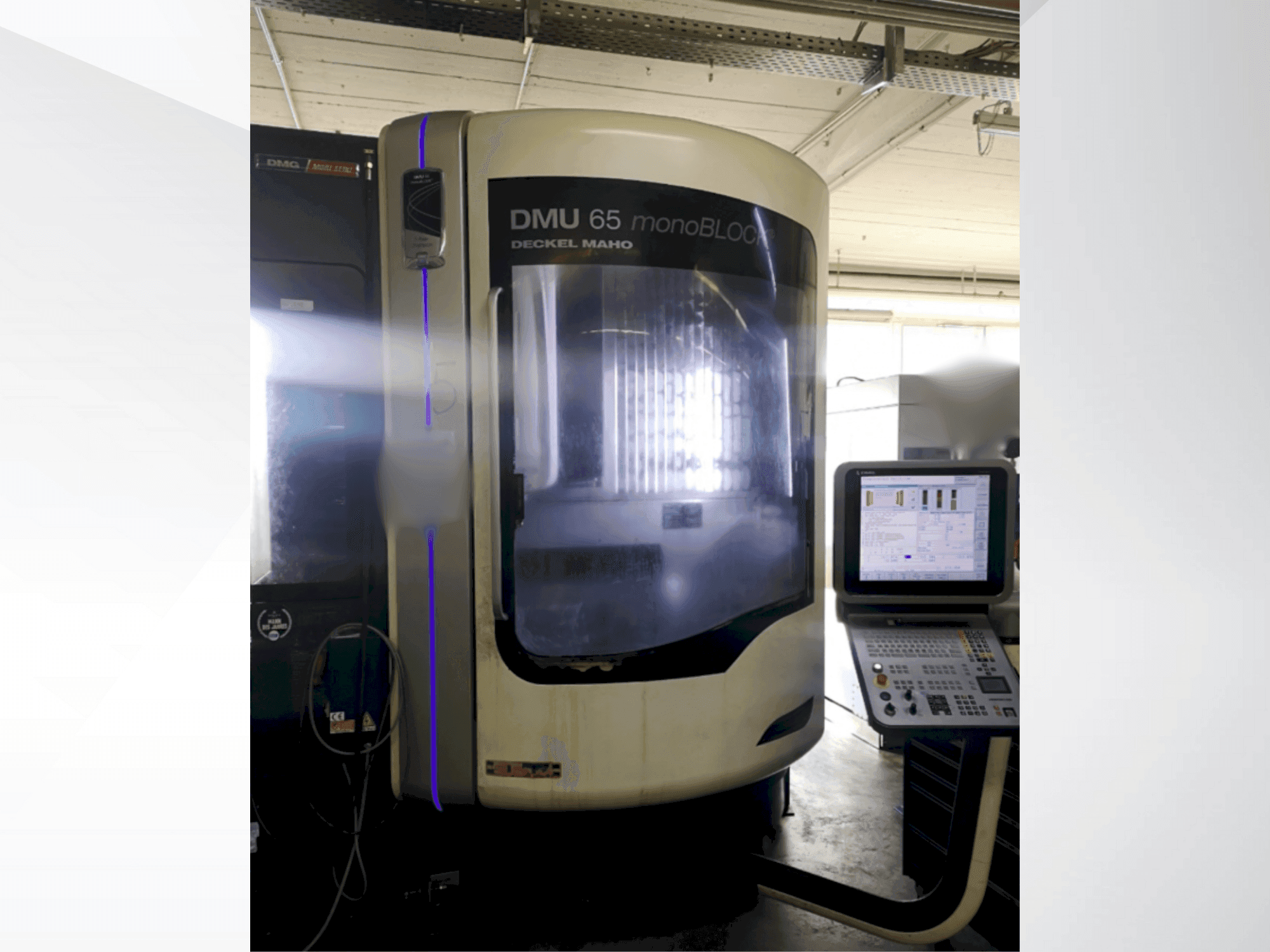 Vue de face de la machine DECKEL MAHO DMU 60 monoBlock