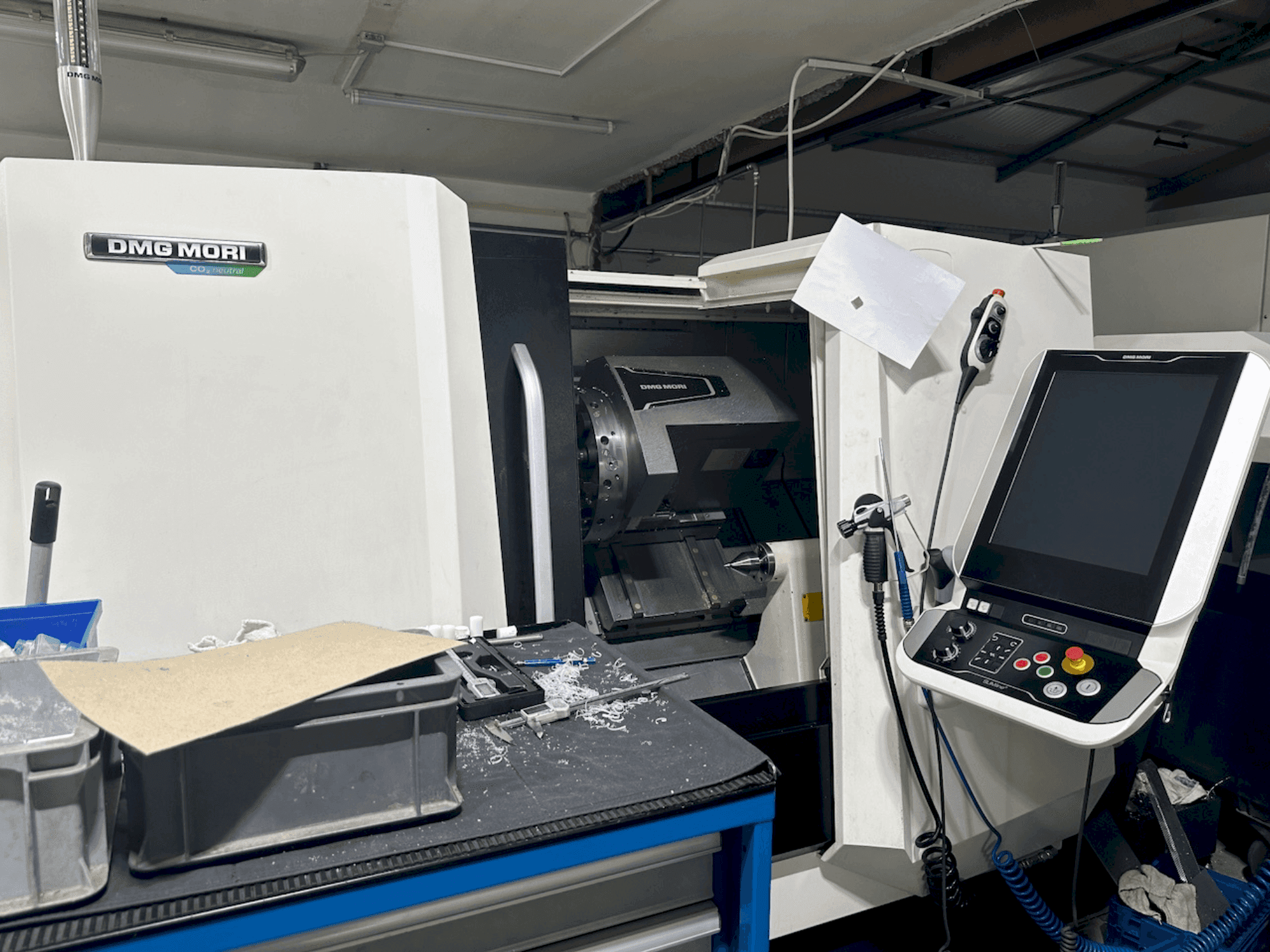 Vue de face de la machine DMG MORI CLX 350 V4