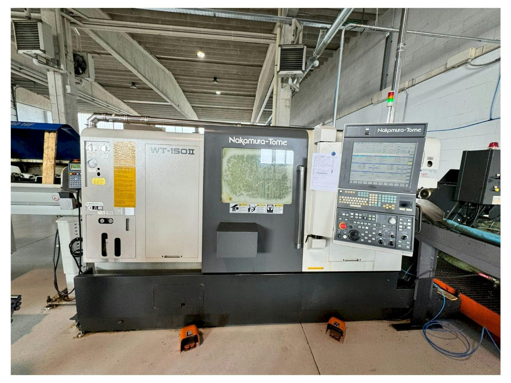 Vue de face de la machine NAKAMURA WT 150 II