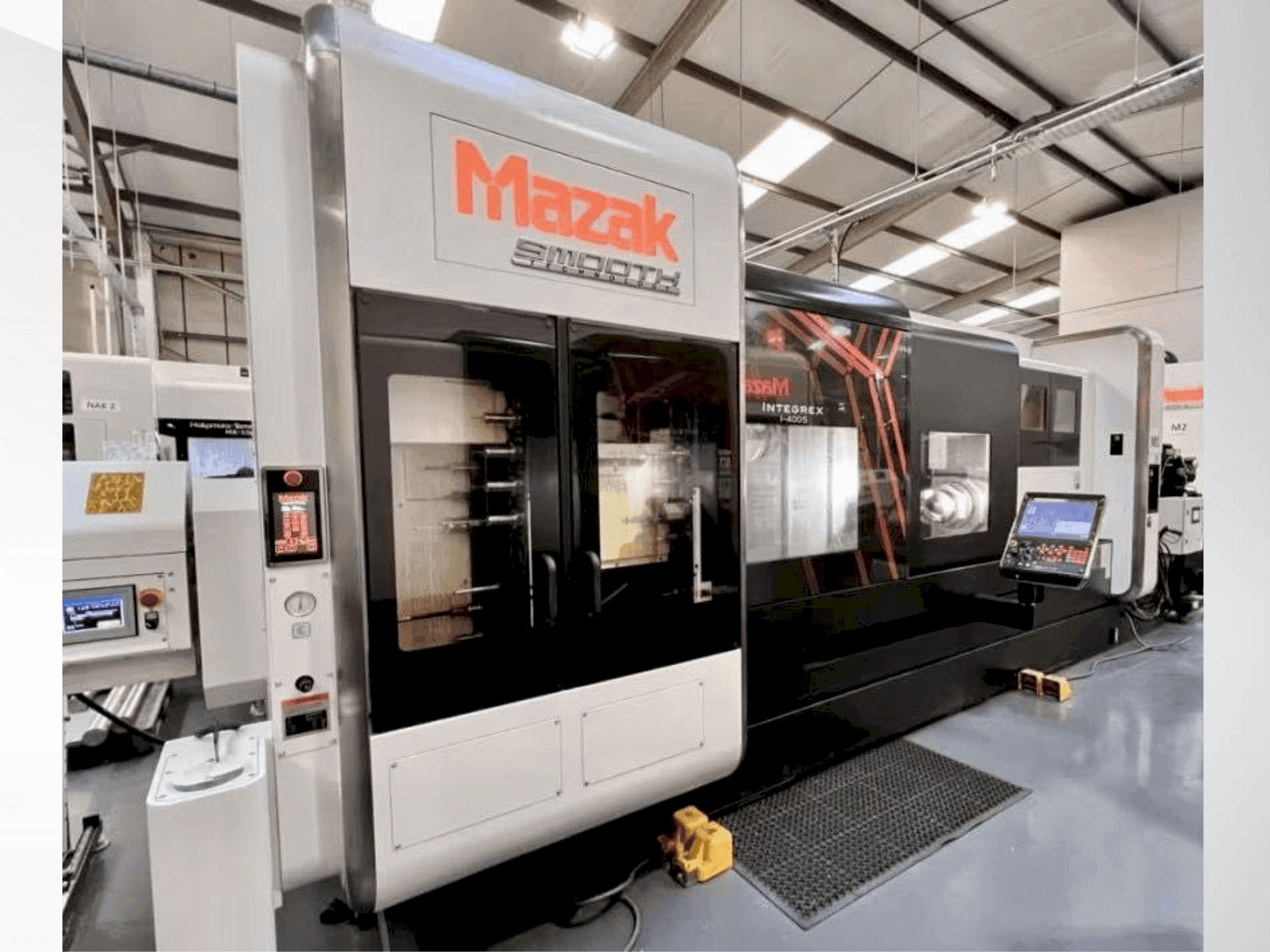 Vue de face de la machine Mazak INTEGREX i-400 S