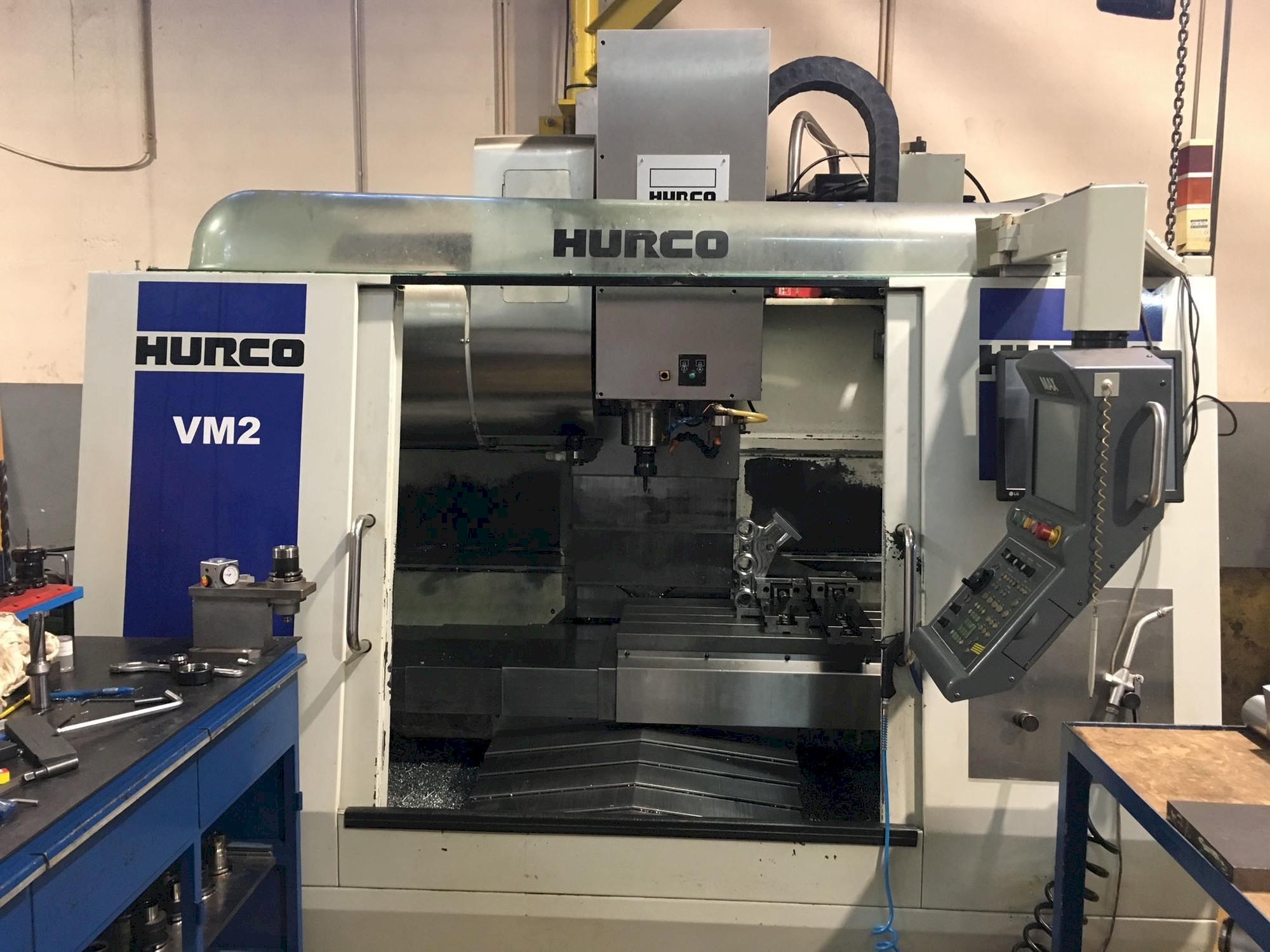 Vue de face de la machine Hurco VM2