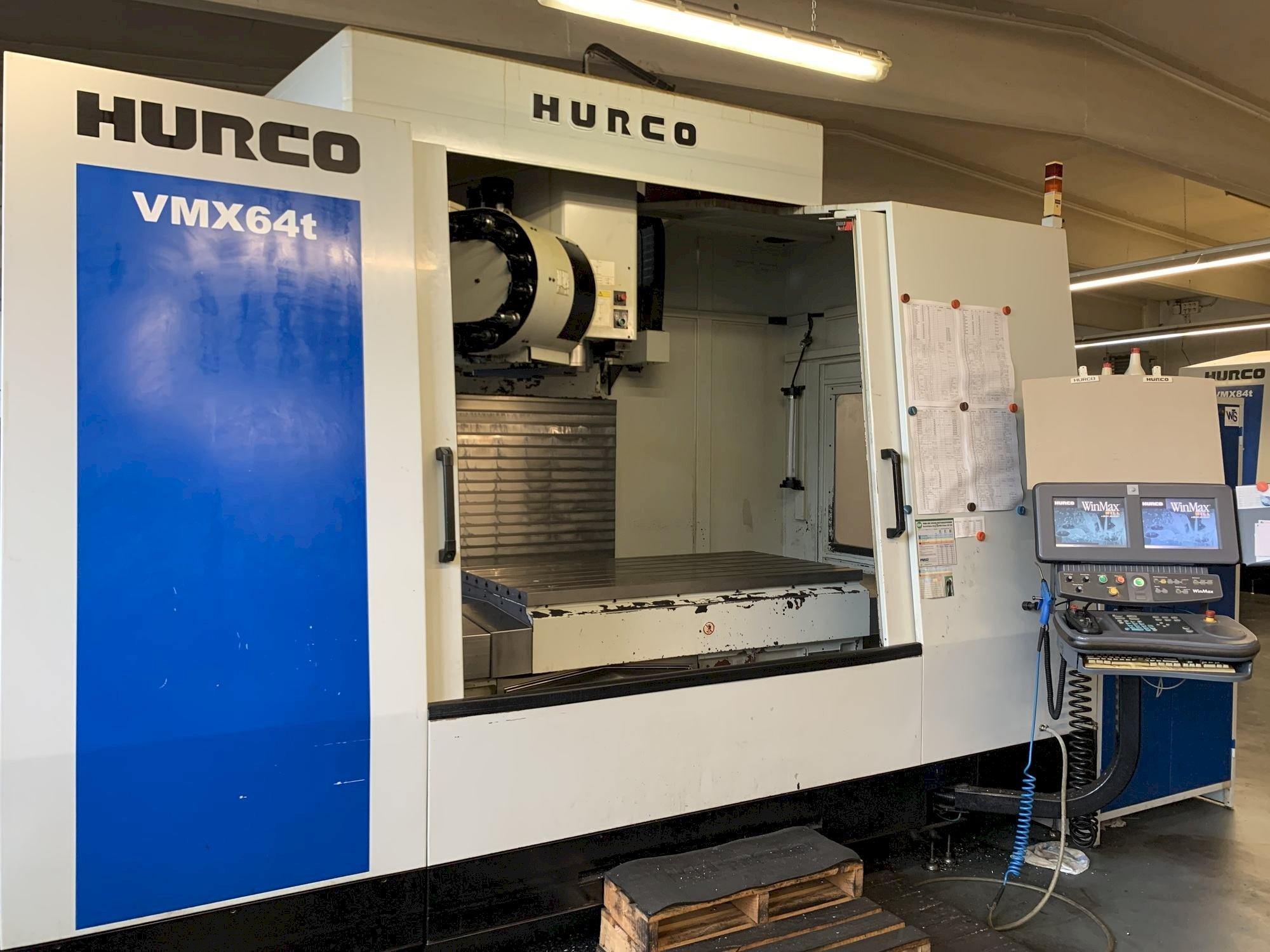 Vue de face de la machine Hurco VMX 64 T