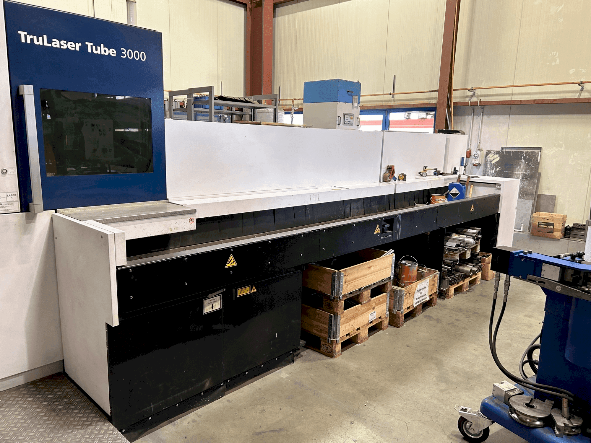 Vue de face de la machine TRUMPF Tru Laser Tube 3000 Fiber