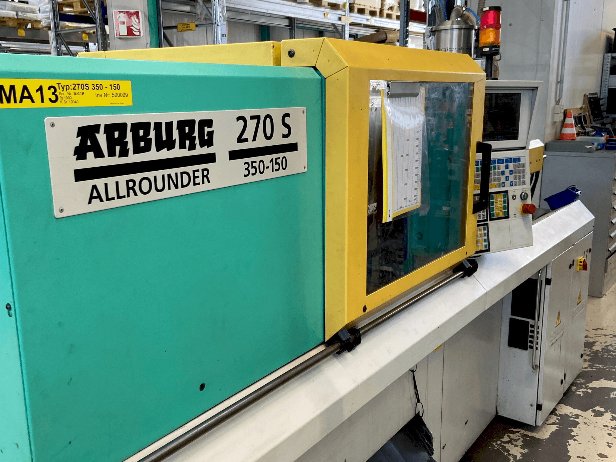 Vue de face de la machine Arburg Allrounder 270 S 250-60