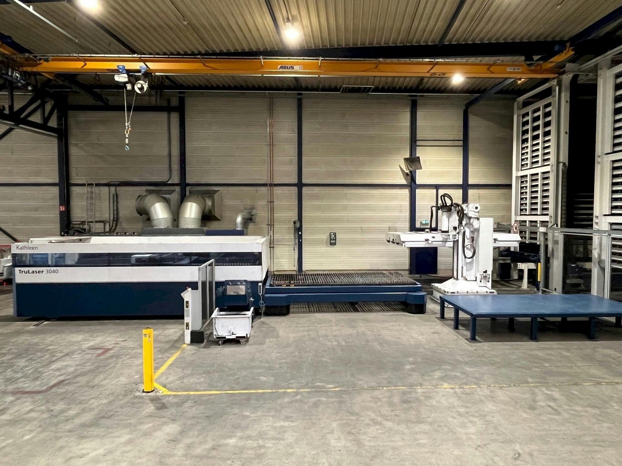 Vue de face de la machine Trumpf TruLaser 3040 6kW CO2 + Liftmaster