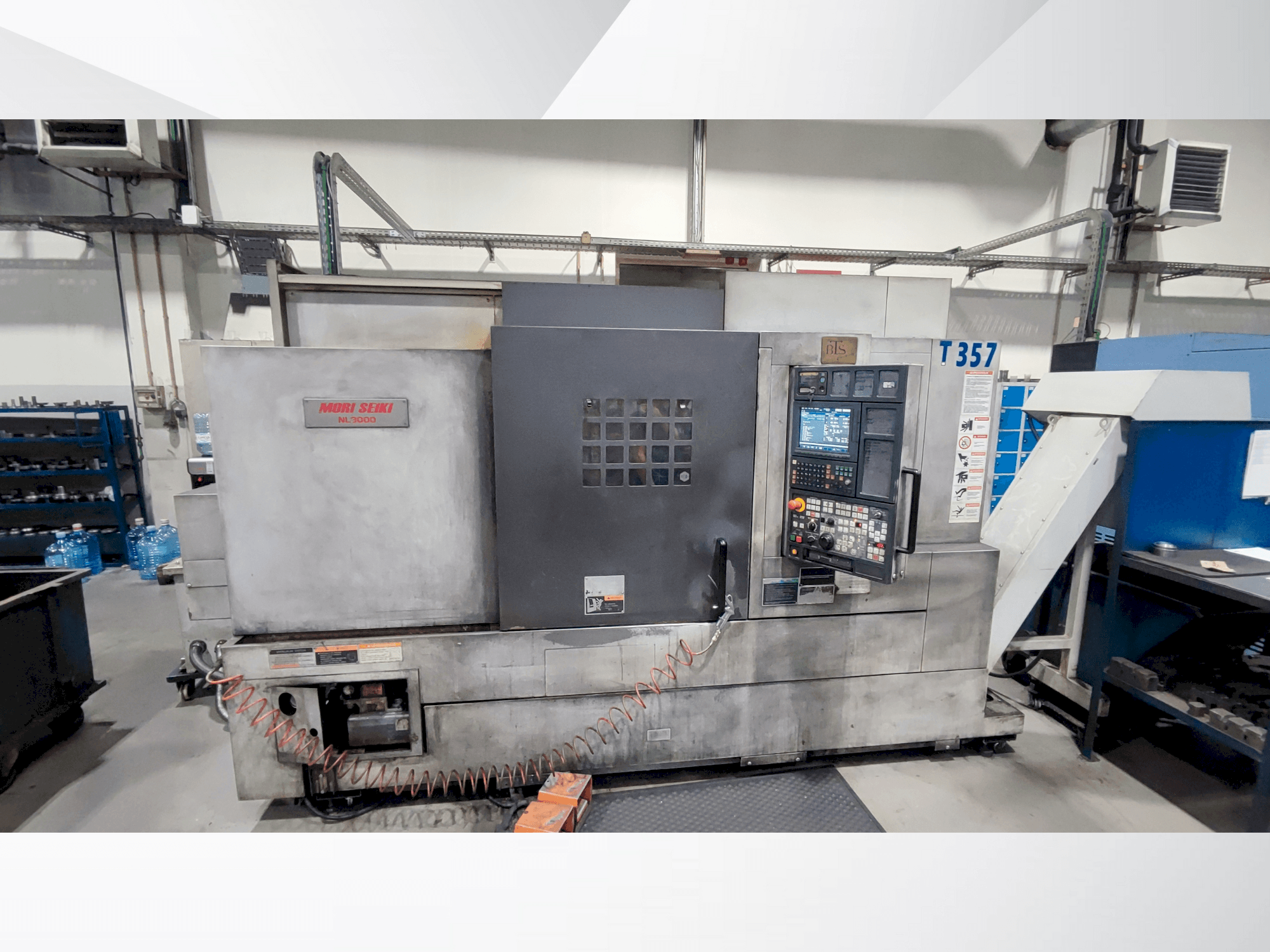 Vue de face de la machine MORI SEIKI NL 3000/700