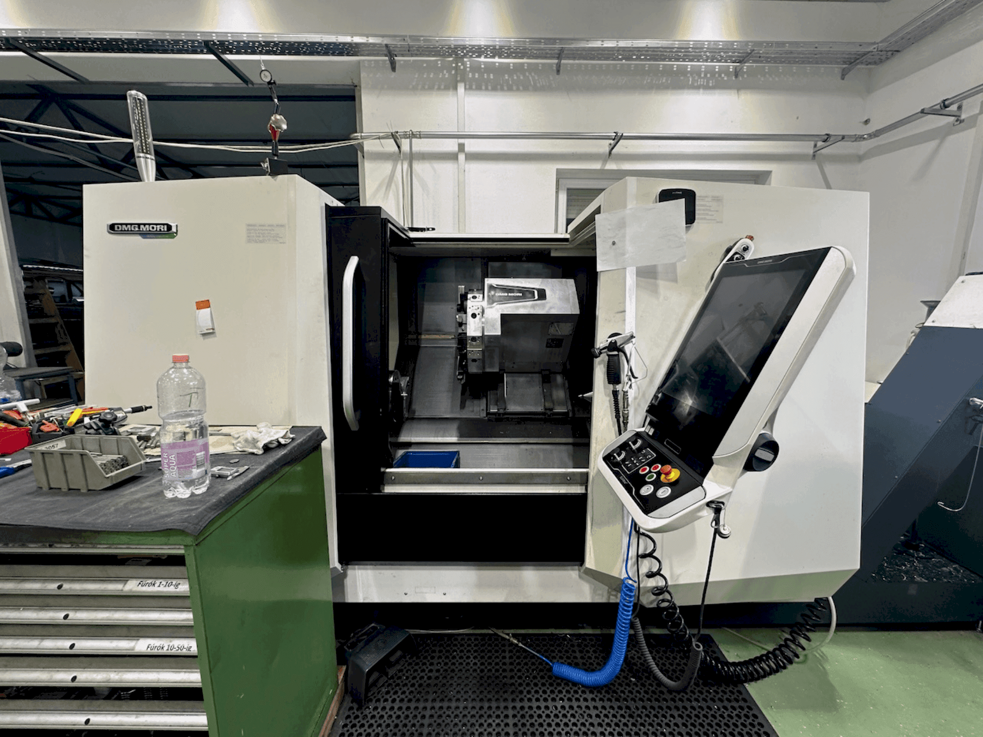 Vue de face de la machine DMG MORI CLX 450 V4