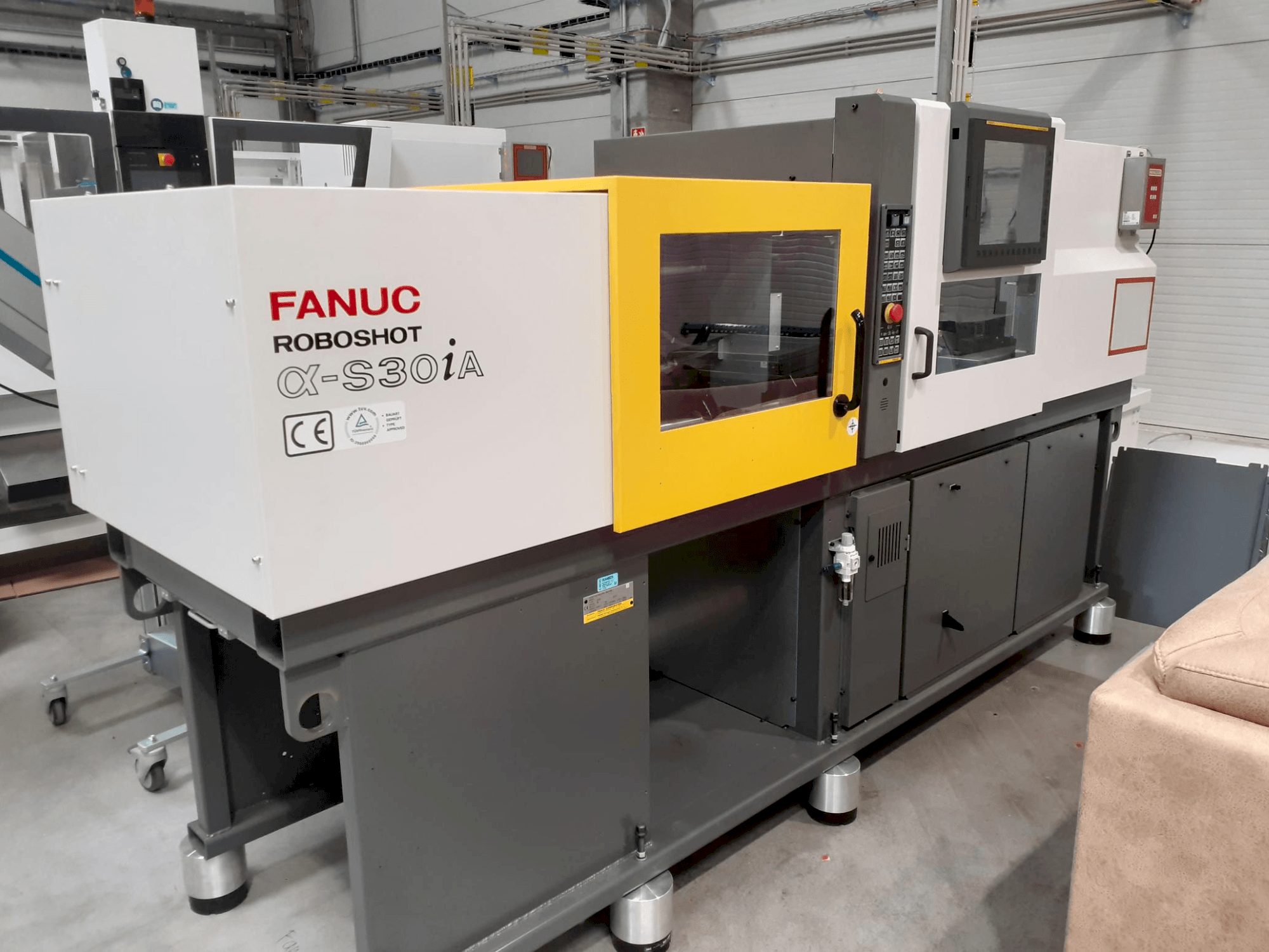 Vue de face de la machine FANUC ROBOSHOT α-S 30iA