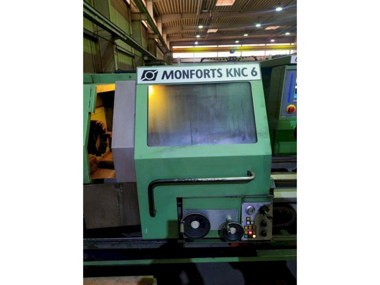 Vue de face de la machine Monforts KNC6 x 2000