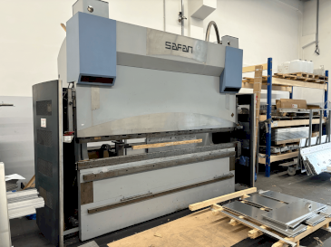 Vue de face de la machine Safan CNCL-K 170-3100 TS1