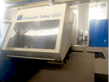 Vue de face de la machine TRUMPF tru laser tube 5000